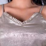 Top Con Plisado En El Escote